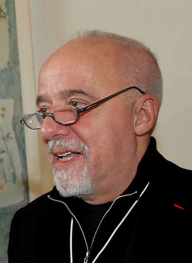 Sosok Paulo Coelho (sumber : Wikipedia)